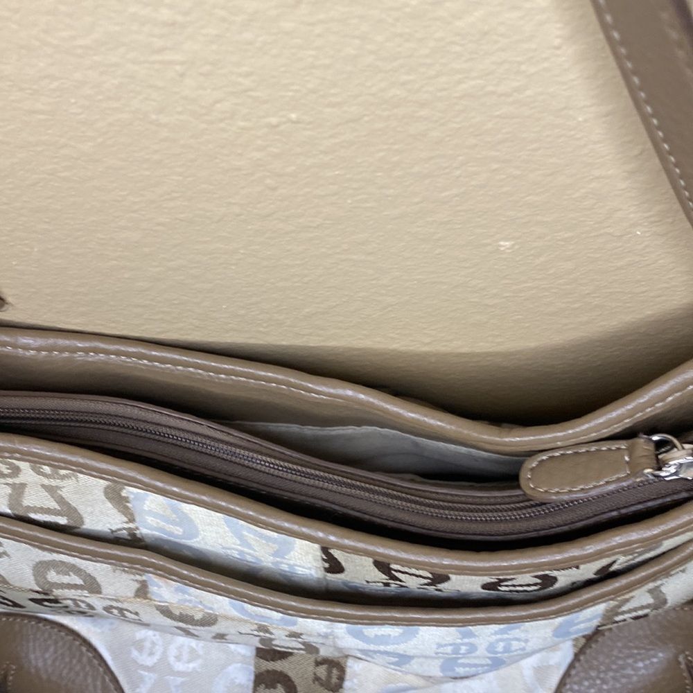 Etienn Aigner Shoulder Bag - Picture 5 of 11